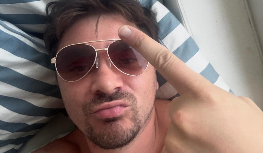 Daniel Martyniuk wyrzucony z samolotu. Stewardessa wylicza, co mu grozi