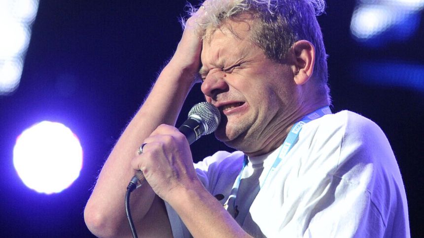 Kult zawalił na całej linii? Kazik żenował zachowaniem