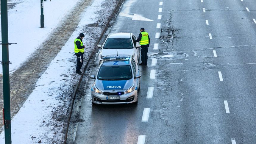 W sezonie zimowym i jesiennym kontrole oświetlenia są częstsze.