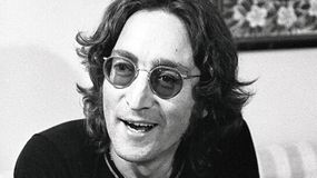Powrót w czasie do dzieciństwa Johna Lennona. Siostra ikony The Beatles nie gryzie się w język 