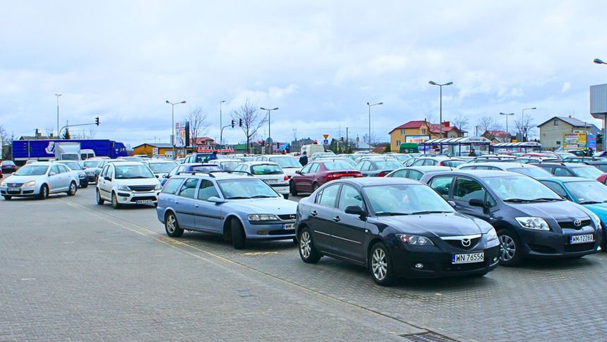 Im więcej samochodów spalinowych znajduje się we flocie firmy, tym wyższe straty ją dotkną.