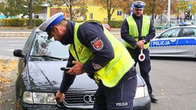 Światła awaryjne często używane są niezgodnie z prawem.