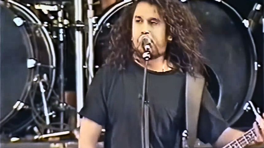 Utwór szybko wdarł się do klasyki metalu.
