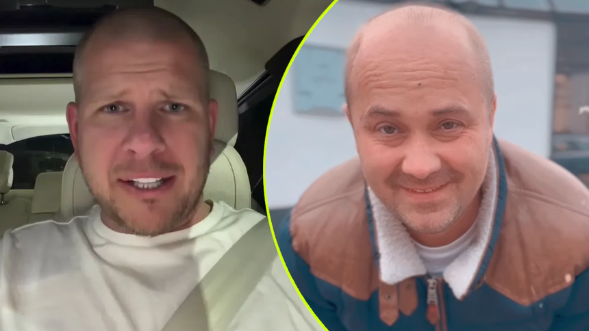 Filip Chajzer w samochodzie oraz Adrian Szymaniak ze „Ślubu od pierwszego wejrzenia” na zewnątrz, obaj z uśmiechami i odmiennym stylem.
