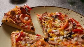 5 błędów, które popełniają Polacy przy robieniu pizzy