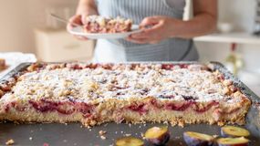 Ciasto drożdżowe ze śliwkami – prosty przepis od Ani Starmach