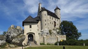 Odbudowany zamek w Bobolicach