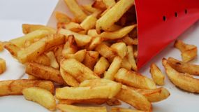 Jak zrobić idealne frytki belgijskie? Przepis Roberta Makłowicza