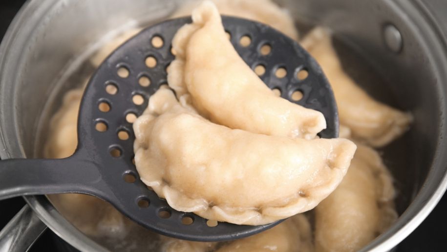 Pierogi z serem jak u babci. Prosty przepis na ciasto i nadzienie