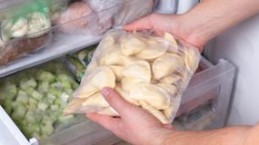 Jak mrozić pierogi? Zrób je już teraz, a na święta będą jak znalazł