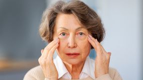 Jak powstają zmarszczki i jak im zapobiegać? Ekspert wyjaśnia