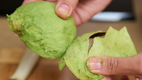 Awokado to jeden z najzdrowszych owoców. Polacy rzadko go jedzą