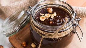 Zdrowy zamiennik Nutelli. Prosty przepis na domowy krem z orzechami