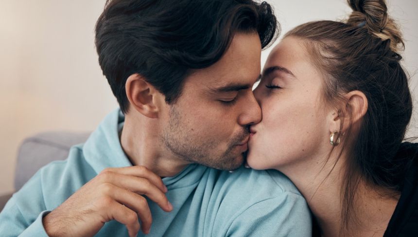 Czym można zarazić się przez pocałunek? Uważaj na te choroby