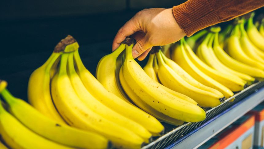 Czy czarna końcówka banana jest szkodliwa? Poznaj fakty i mity