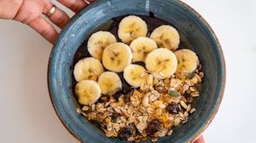 Przepis na nocną owsiankę. To idealne śniadanie dla osób na diecie