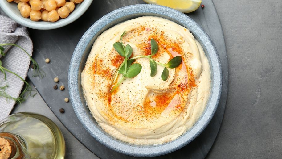 Wysokobiałkowe śniadanie - hummus