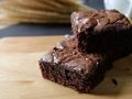 Ciasto brownie na desce