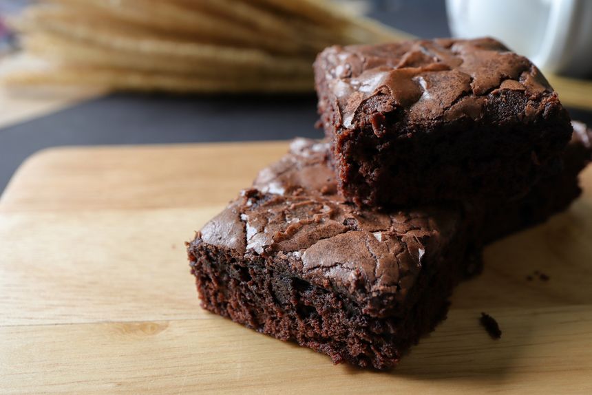 Ciasto brownie na desce
