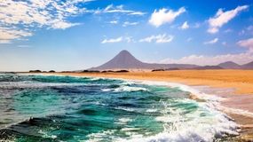 Wulkaniczna plaża na Fuerteventurze