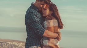 Zasada '5 do 1' opracowana przez dr. Johna Gottmana pomaga budować silny związek