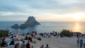 Zachód słońca na plaży na Ibizie