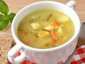 Zupa ogórkowa. Prosty przepis na zdrowy obiad dla każdego