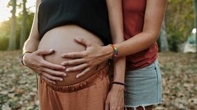 W Polsce żyje nawet 100 tys. tęczowych rodzin. Jakie mają problemy?