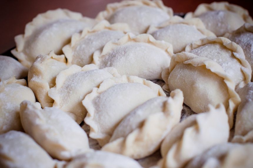 Ciasto na pierogi będzie idealne. Wyrzuć jeden składnik
