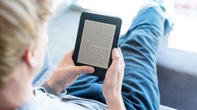 Czytanie e-booka na czytniku
