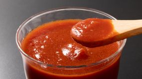 Jak zrobić domowy przecier pomidorowy? Przepis Joanny Masłowskiej