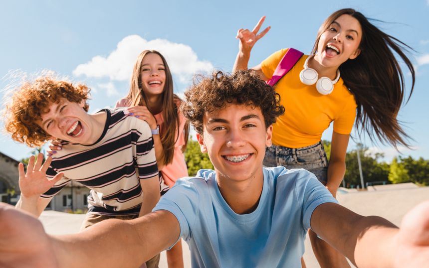 Grupa nastolatków