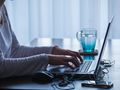 Uzależnienie od internetu a podatność na phishing w dobie AI
