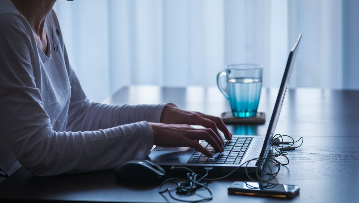 Uzależnienie od internetu a podatność na phishing w dobie AI