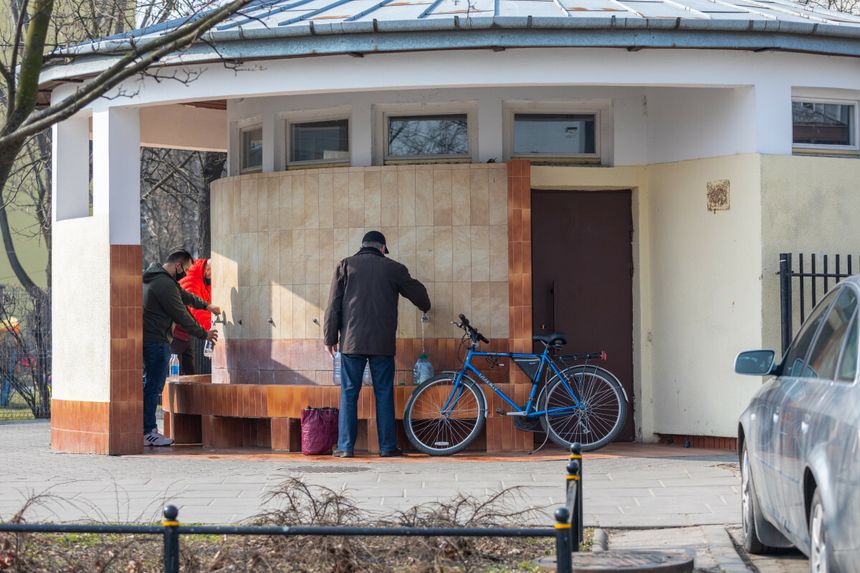 Ujęcie wody oligoceńskiej w Warszawie