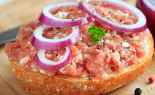 Niemiecka kuchnia i surowe mięso