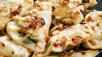 Dodaj do ciasta na pierogi zamiast wody. Każdy poprosi o dokładkę