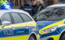 Atak ekologów na fabrykę Tesli w Niemczech. Pożar, miasto bez prądu