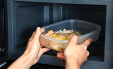 Plastikowe opakowanie w mikrofali