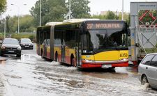 Warszawa, deszcz, Trzaskowski