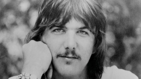 Gram Parsons był pionierem country rocka