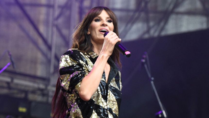 Sylwia Grzeszczak podczas jednego z koncertów 