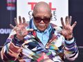 Quincy Jones podczas odciskania dłoni