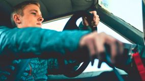 Robisz tak w samochodzie? To lepiej przestań