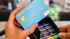 Tego nie rób podczas płatności kartą