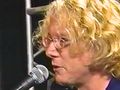 Mike Mills i R.E.M. często odwoływali się do emocji i przemijania