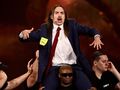 Tommy Cash podczas finału 69. Konkursu Piosenki Eurowizji