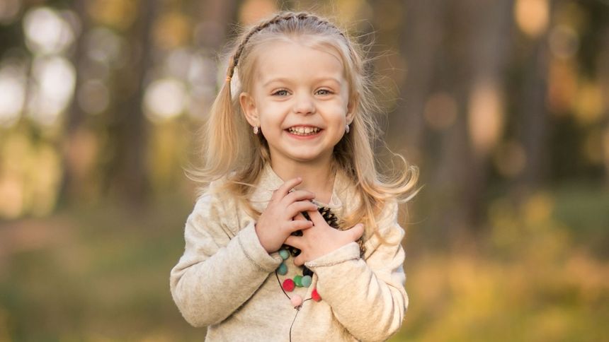 To rzadkie, damskie imię oznacza "ta o słodkiej twarzy"