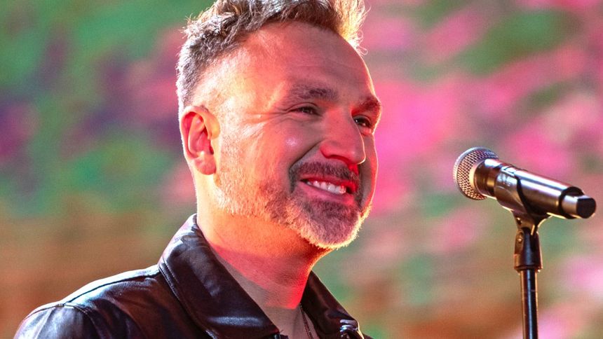 Szok, gdzie Mateusz Ziółko zaśpiewał hit PRL
