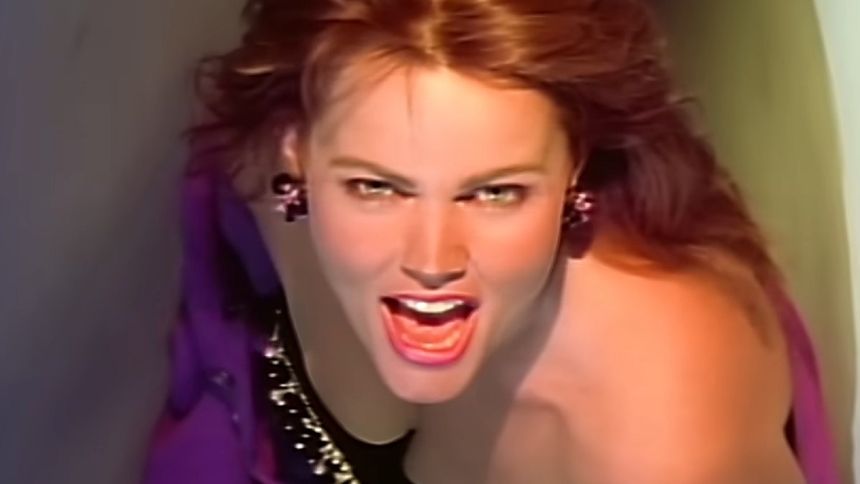 Ten hit rządził w latach 80. Jej zwrotkę zmieniano kilka razy. "To była dla mnie lekcja"